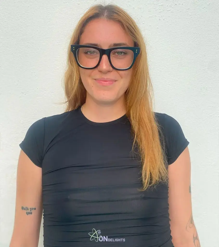 Laughter Therapy (Risoterapia): Group Support & Cohesion